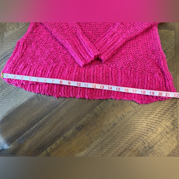 Hollister Vibrant Pink Knit Sweater With  V Back Detail - Picture 9 of 13